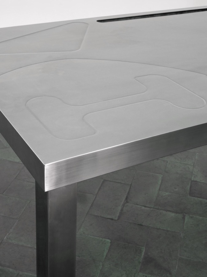 close detail of inohx workstation surface